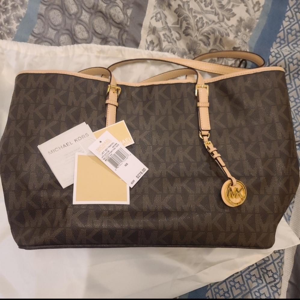 👜 Authentic MK Jet Set 👜